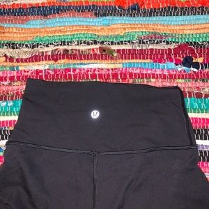 Lulu lemon black wonder under size 2